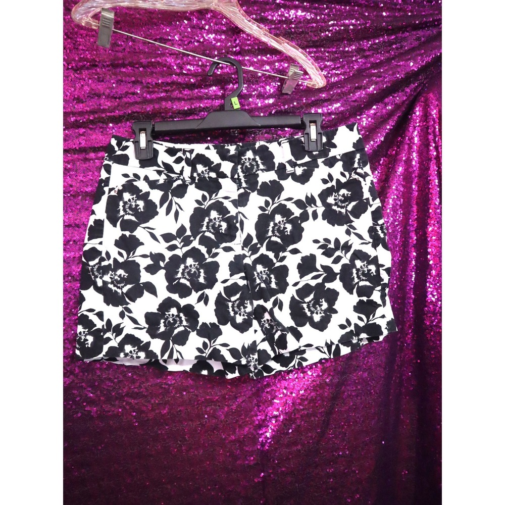 Black White Floral Shorts 4S White House Black Market Womens Rhinestone Stretch